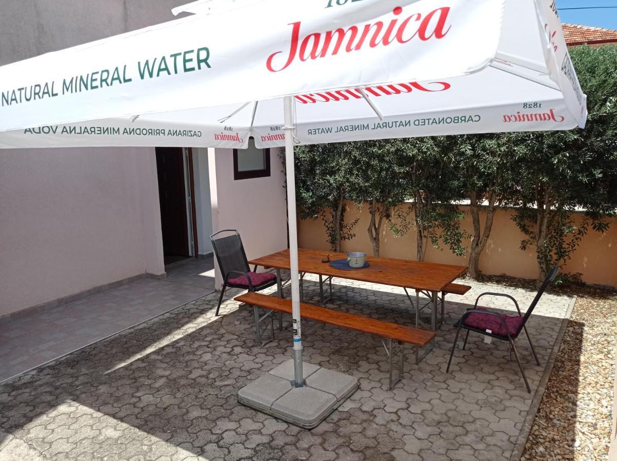 Appartamento Anita Zara Esterno foto